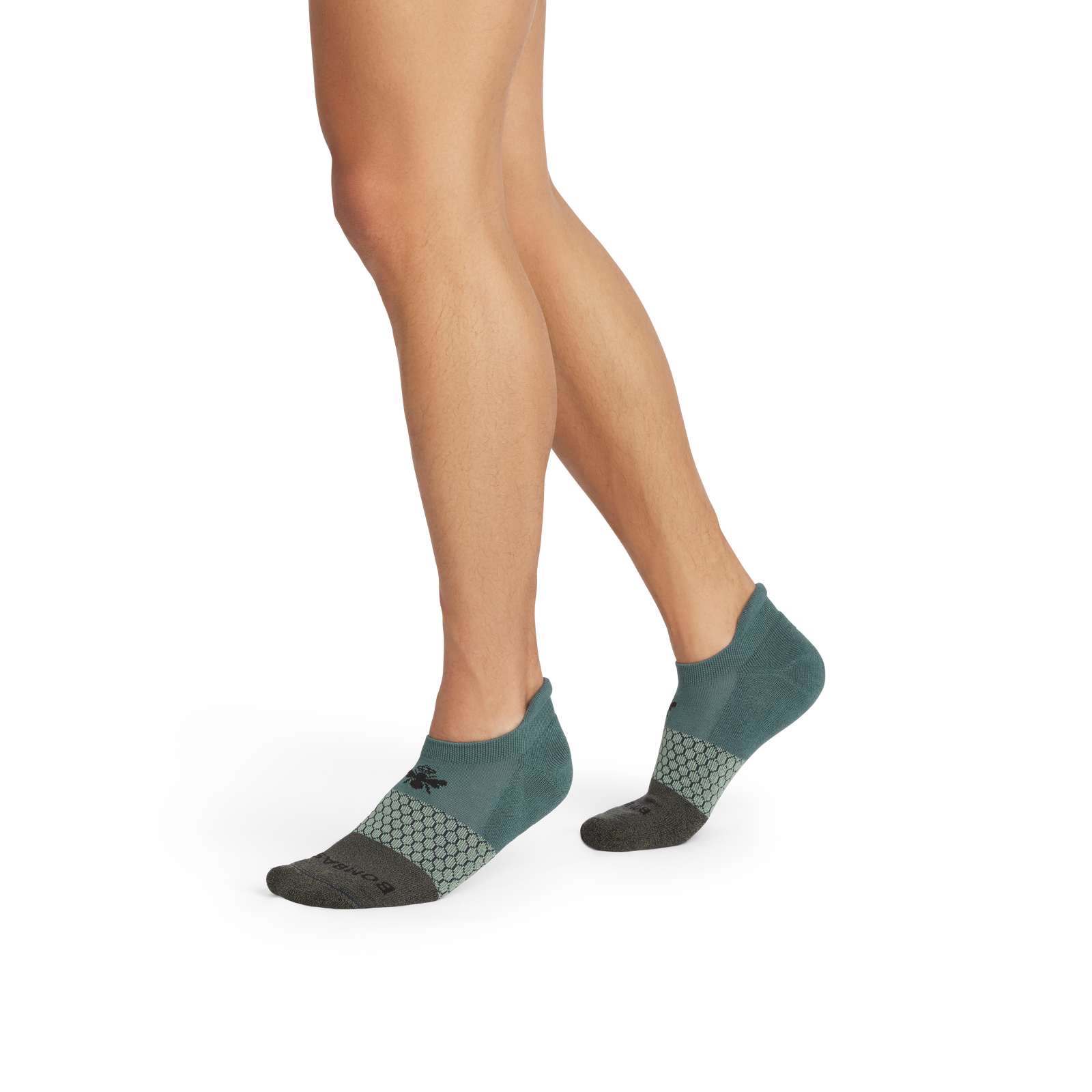 official-bombas::10111-oceanshadow-easysage-adult-male-onmodel-2-transparent.png