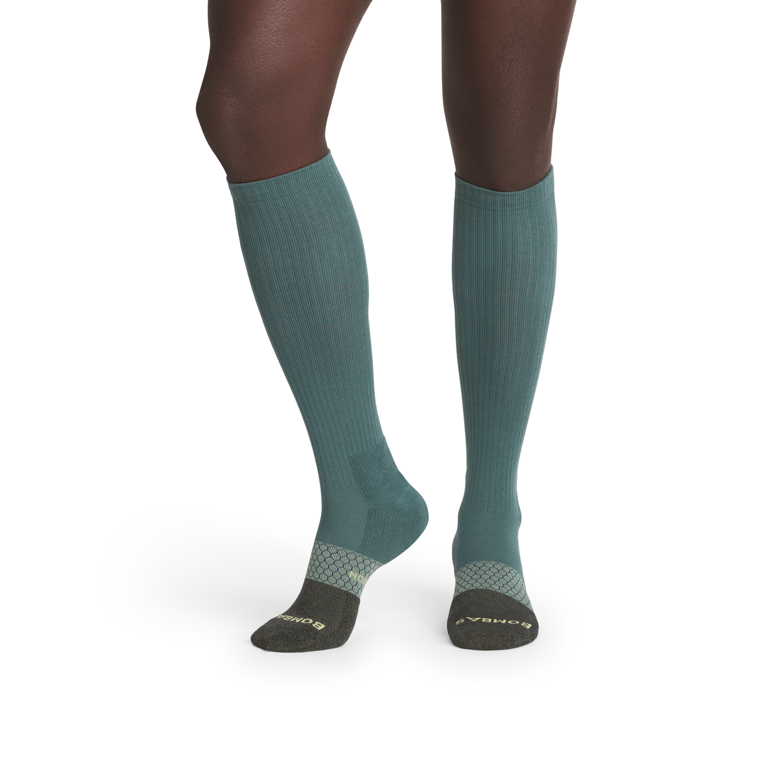 official-bombas::10126-oceanshadow-easysage-adult-male-onmodel-2-transparent.png