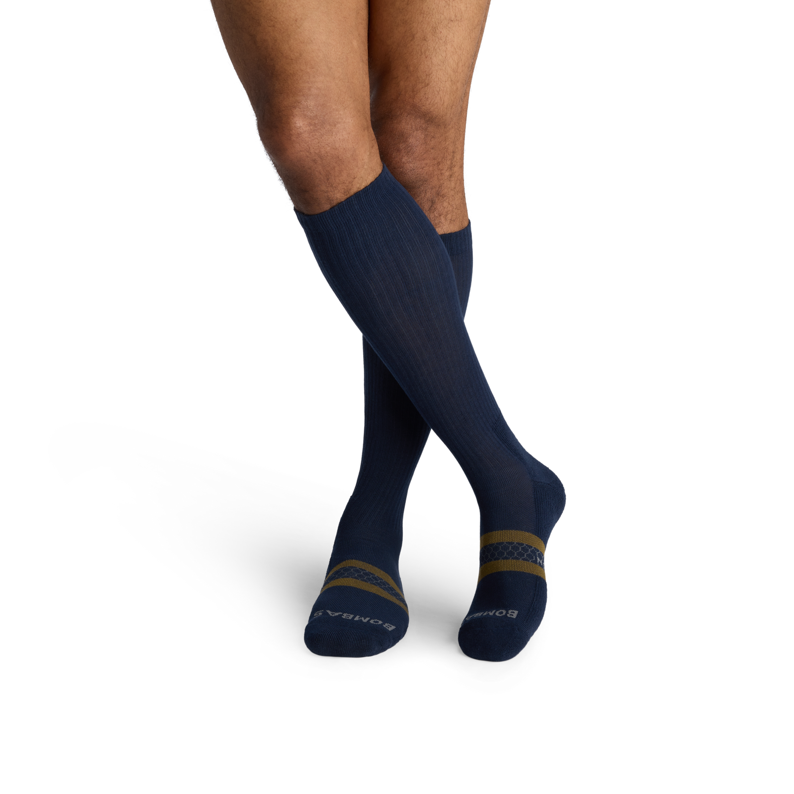 official-bombas::10796-midnightnavy-canyondesert-adult-male-onmodel-2-transparent.png