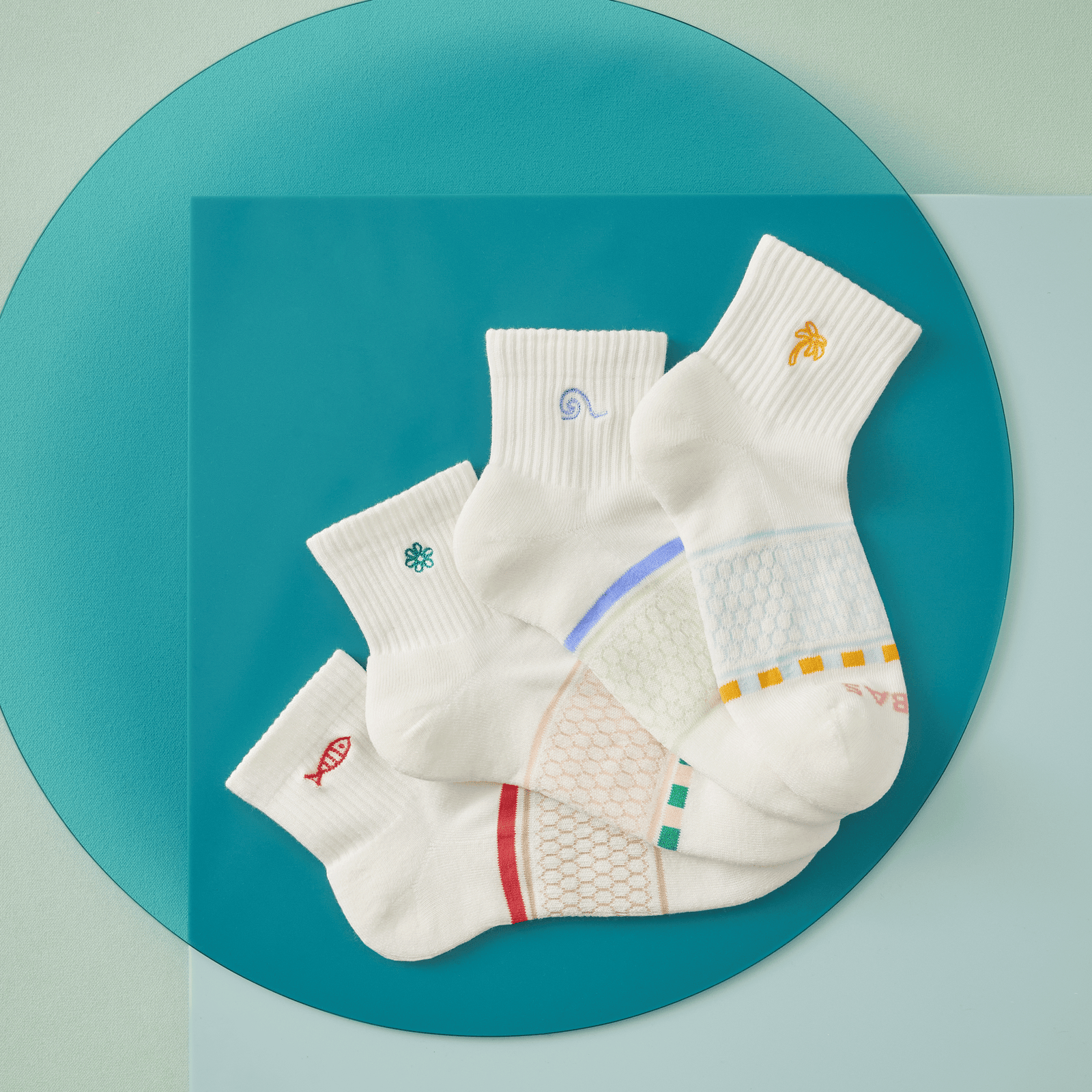 official-bombas::11192-tropicpalmmix-adult-female-layflat-0-transparent.png