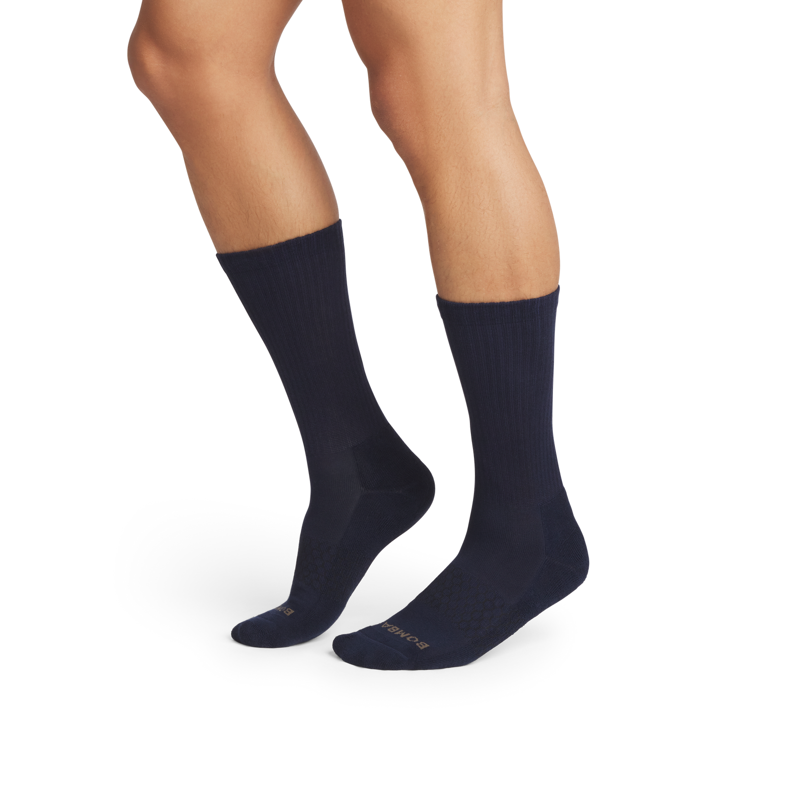 official-bombas::6570-midnightnavy-adult-male-onmodel-2-transparent.png