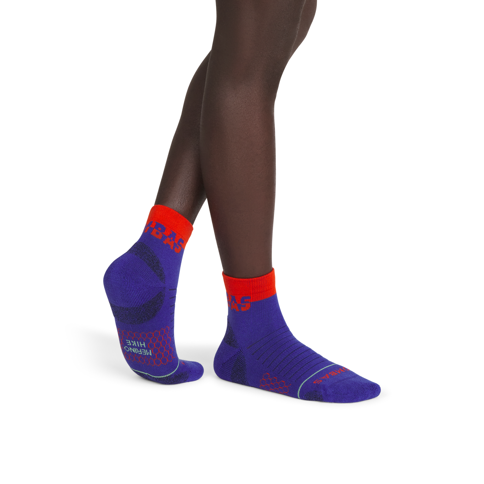 official-bombas::9718-royalblue-adult-male-onmodel-2-transparent-_1_.png