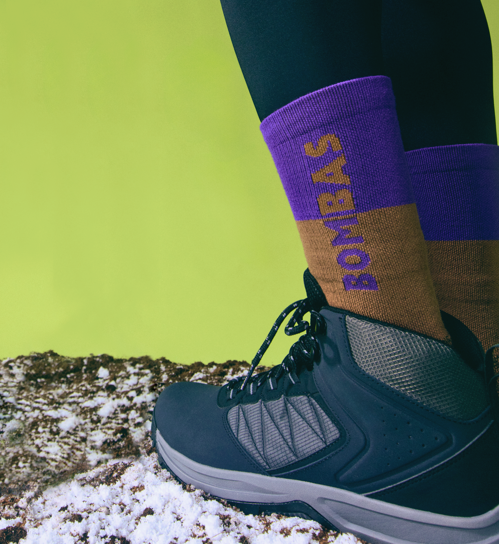 official-bombas::9719-dustedcocoa-adult-unisex-onmodel-0-transparent.png