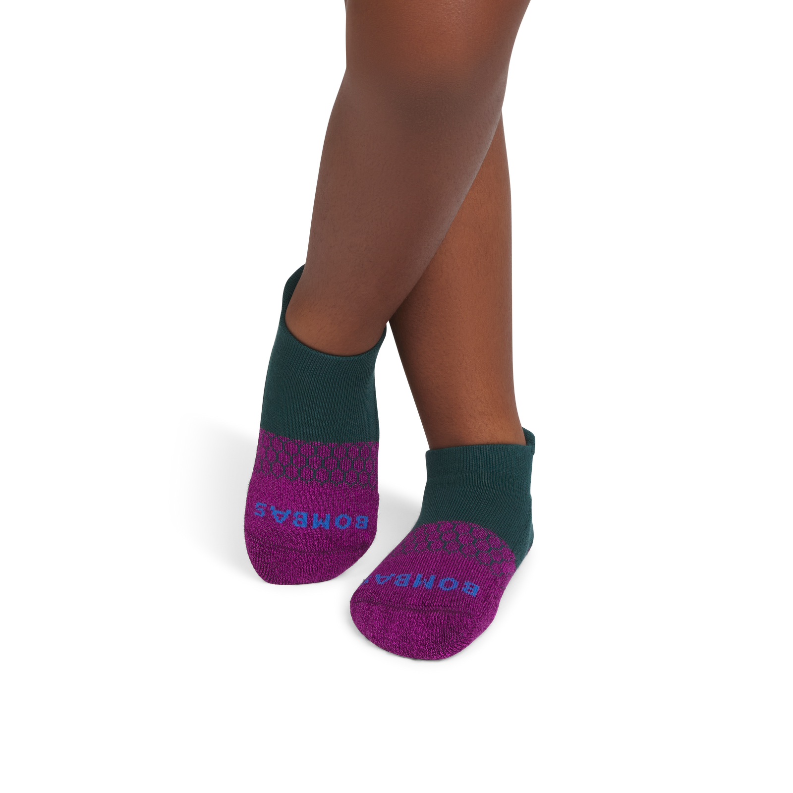 official-bombas::9824-berrycrush-tealpine-junior-unisex-onmodel-2-transparent.png